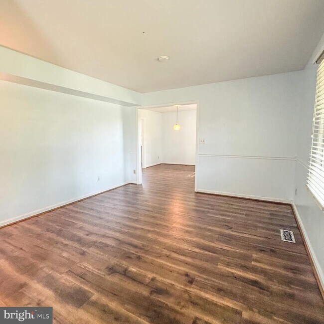 Building Photo - 3910 Red Leaf Ct