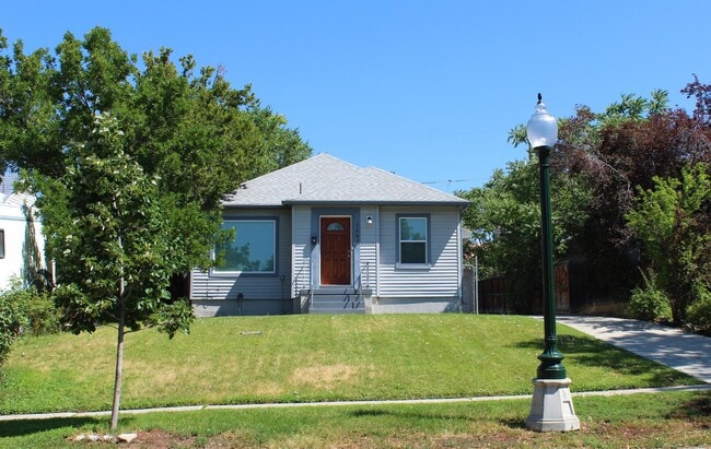 Primary Photo - 1663 Blaine Ave