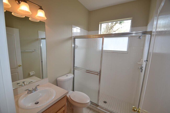 Building Photo - 950 Longwood Club Pl