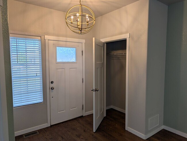 Building Photo - 7709 Camille Ct