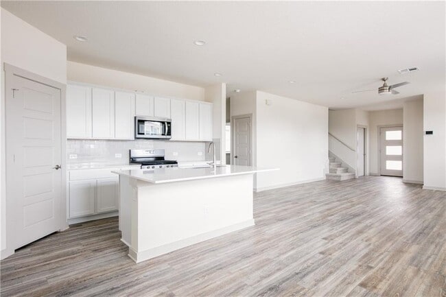 Building Photo - 101 Parryi Cove