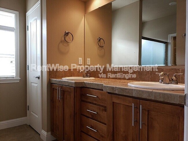 Building Photo - 1473 N Watson Way