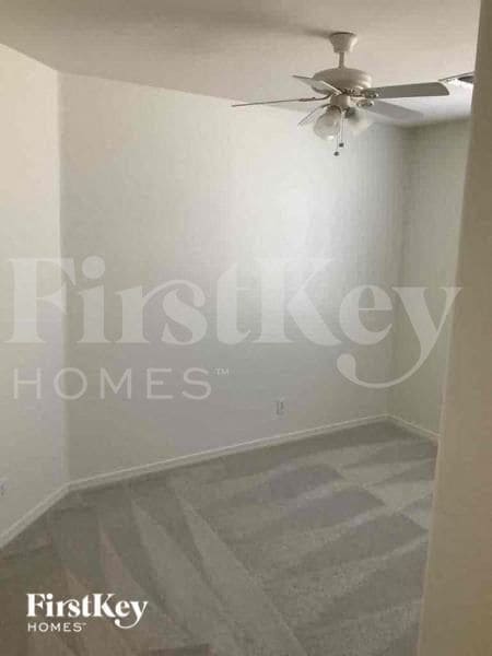 Building Photo - 29365 N 67th Dr