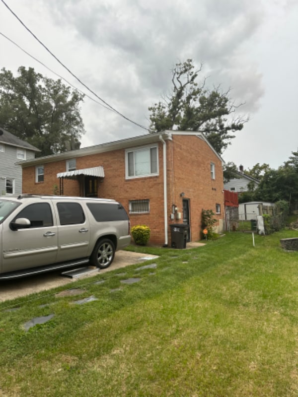 Building Photo - 522 70th St