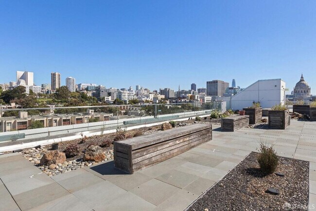 Building Photo - 601 Grove St