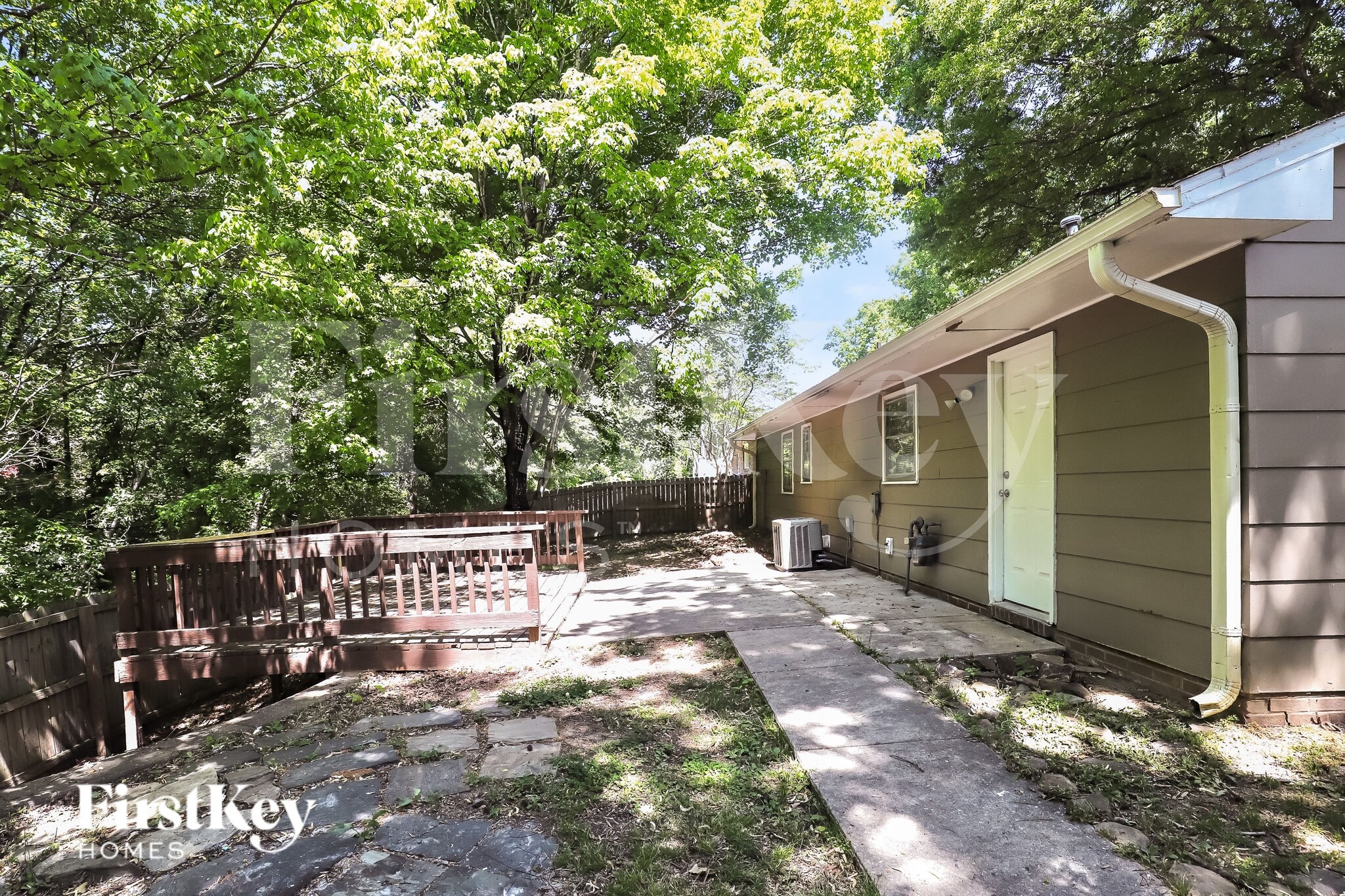 Building Photo - 1913 Middlewood Ct