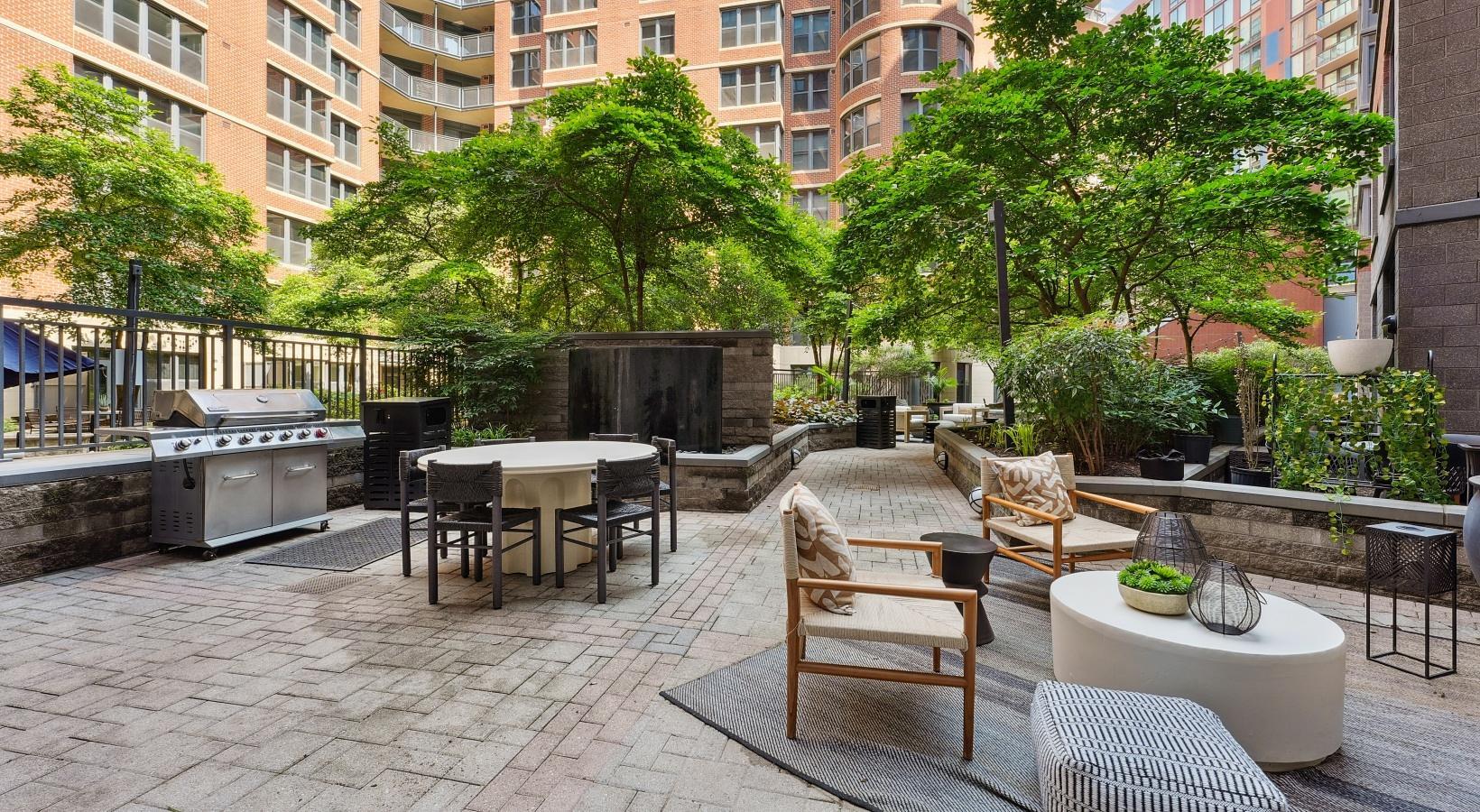 Building Photo - 100 I St SE