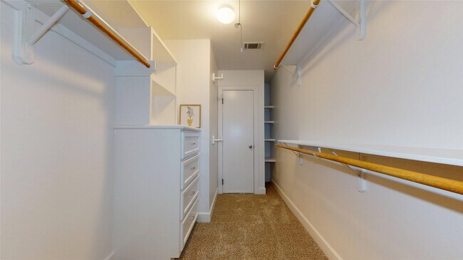 Building Photo - 8715 Meadowcroft Dr