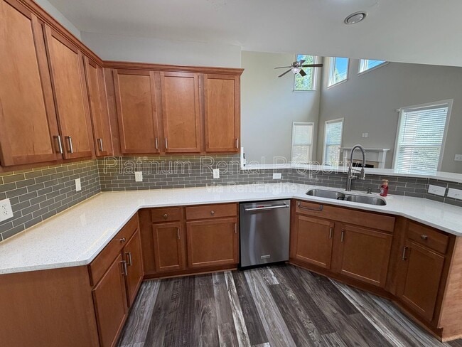 Building Photo - 5555 Falls Landing Dr