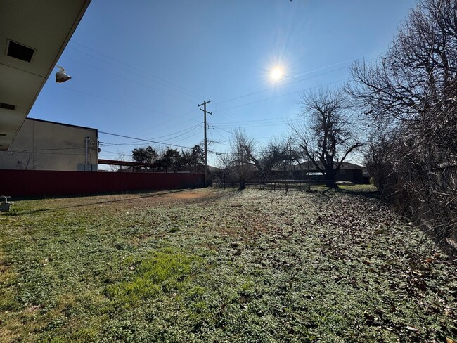 Building Photo - Single Family Home in the Village