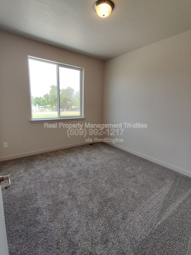 Building Photo - 3918 W 5th Pl