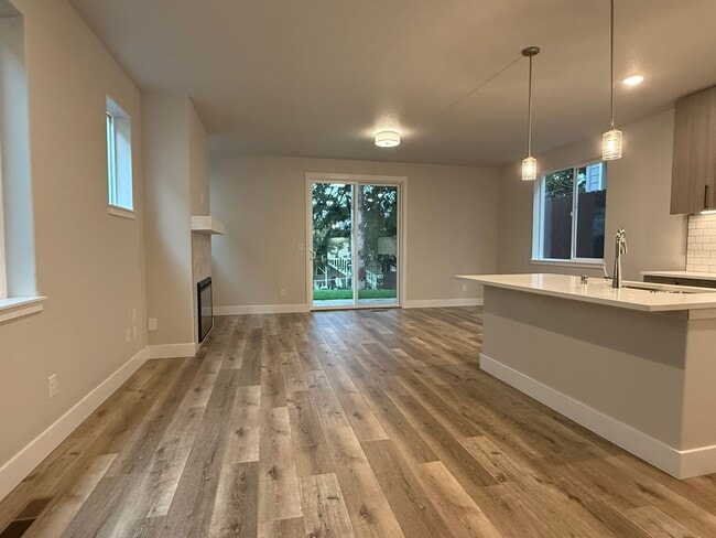 Building Photo - Beautiful Three Bedroom New Construction Home For Rent