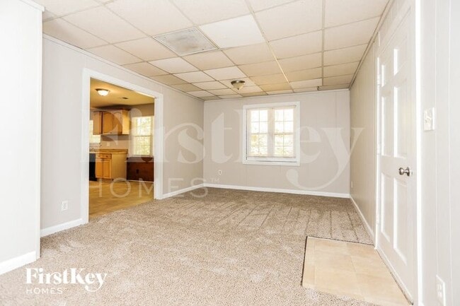 Building Photo - 6580 Short Rd