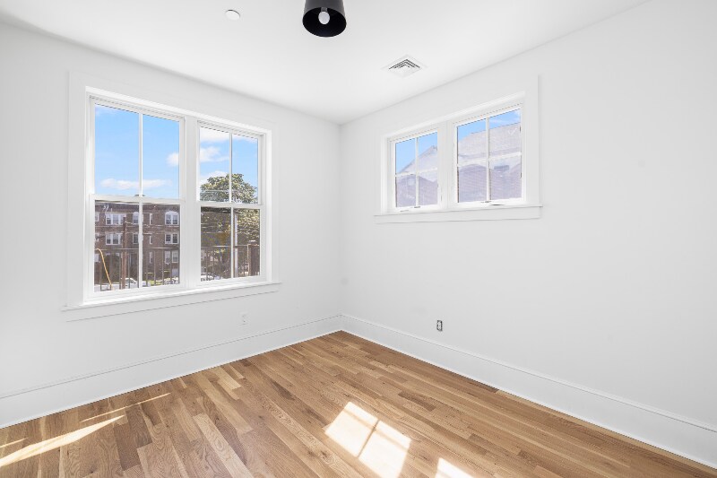 Building Photo - 293 Governor St