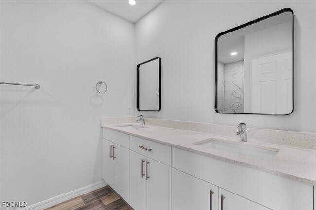 Building Photo - 945 Butler St E