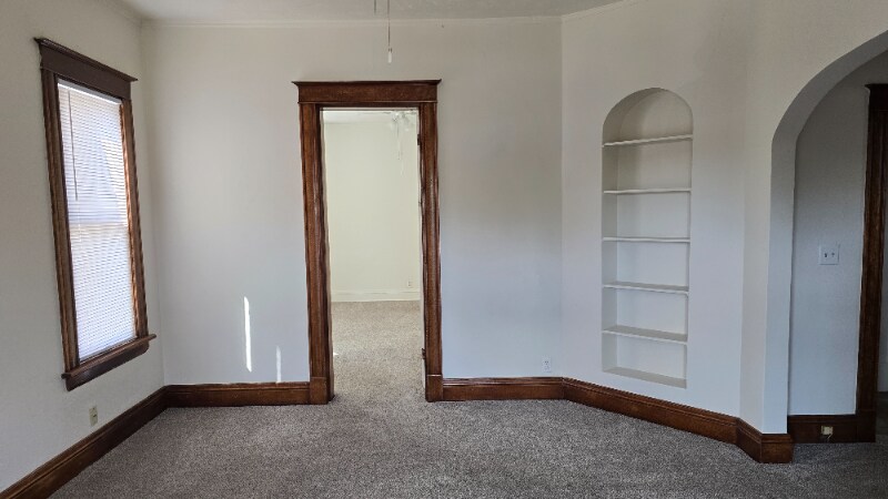Building Photo - 610 S 35th St