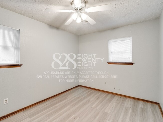 Building Photo - *COMING MAY 2026* Charming 3 Bed/1.5 Bath Single Family Home in West Norman