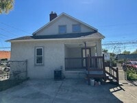 Building Photo - 2454 Azelda St