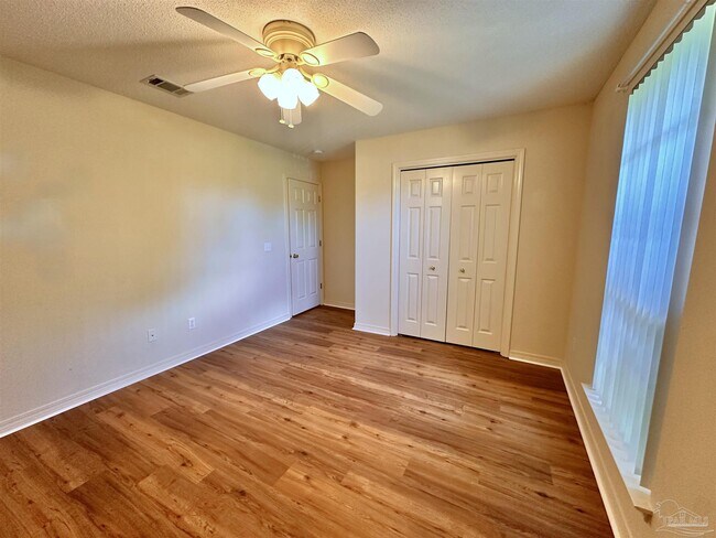 Building Photo - 1432 Roebling Tr