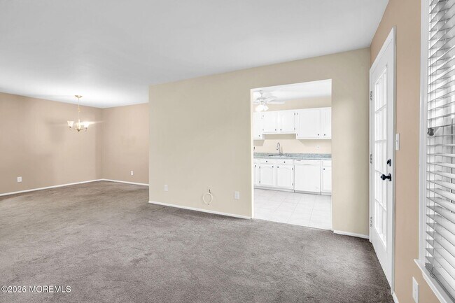 Building Photo - 366 Sequoia Ct