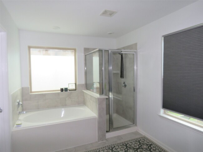 Building Photo - 13031 Mills Creek Meadow Dr