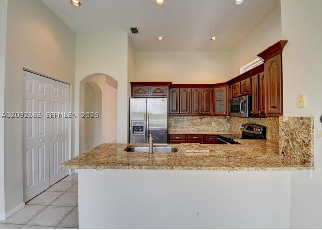 Building Photo - 8291 Hampton Wood Dr