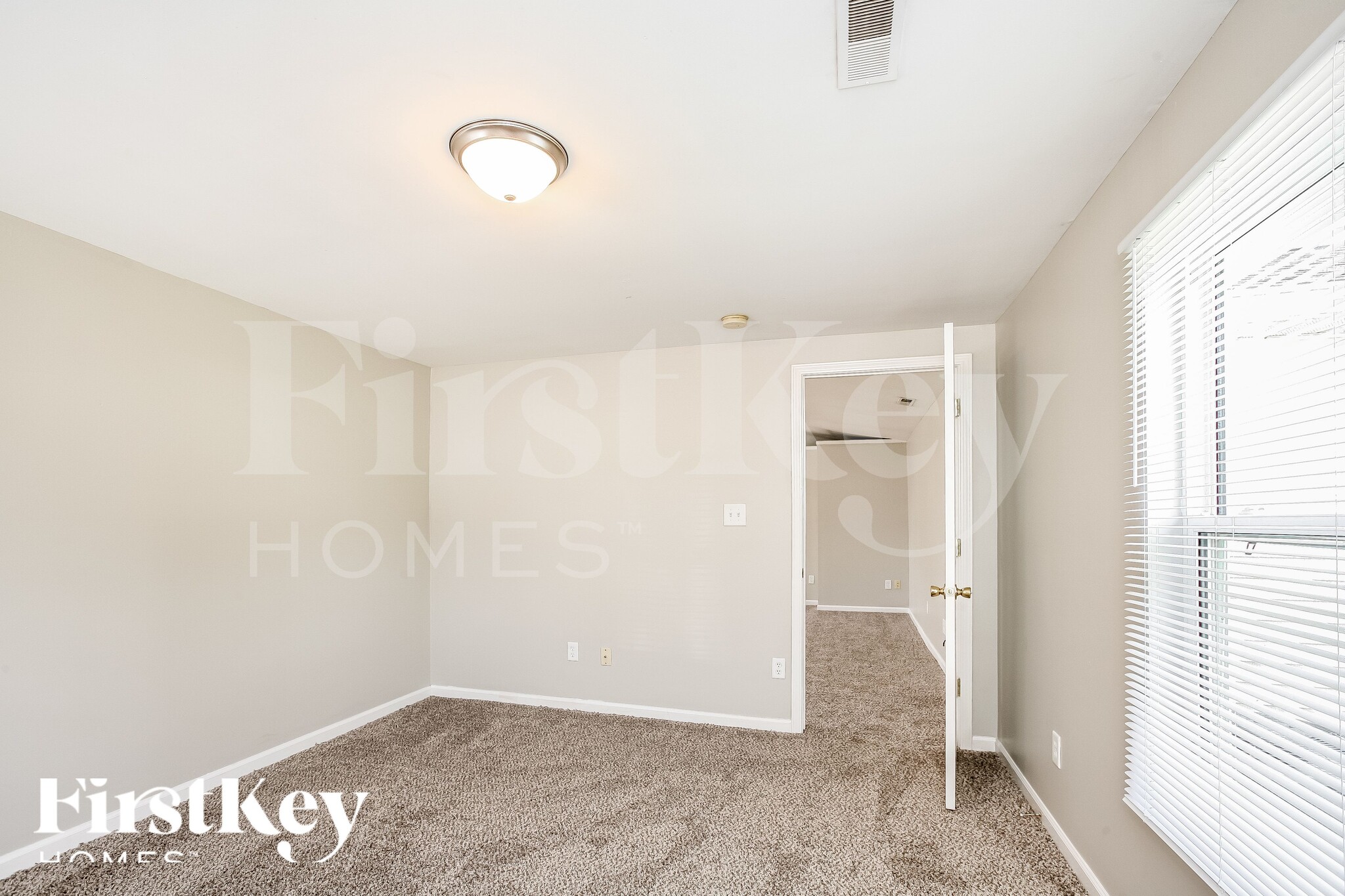 Building Photo - 3312 S Parker Ave