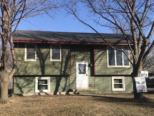 Primary Photo - 4 Bedroom Home