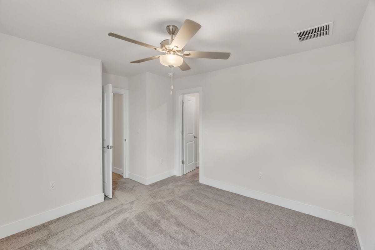 Building Photo - 15607 Ellinger Dr