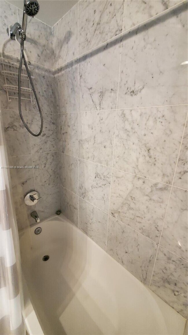 Building Photo - 253 NE 2nd St