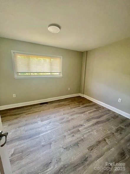 Building Photo - 1201 Green Oaks Ln