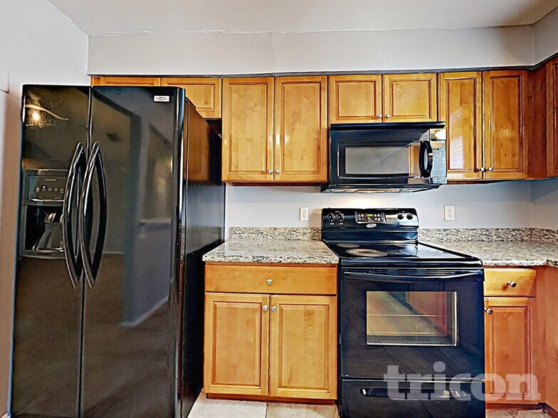 Building Photo - 1631 Spring Lake Dr