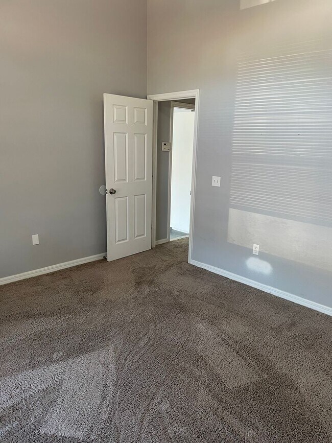 Building Photo - Quiet & Cozy Wesley Chapel Home with Great Yard – $1,850/mo