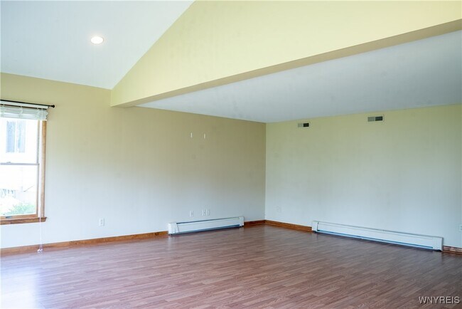 Building Photo - 102 Brooklane Dr