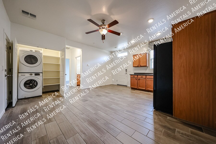 Building Photo - 11039 E Verbina Ln