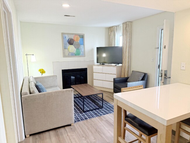 Building Photo - 11689 Chester Rd