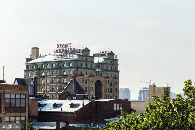Building Photo - 1433 Brown St