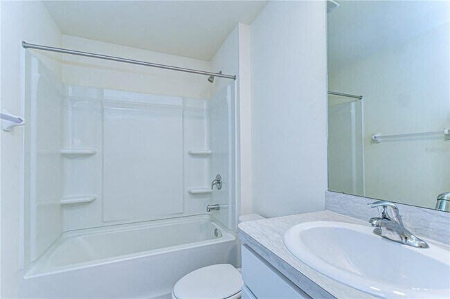 Building Photo - 38255 Sonnet Landing Ave