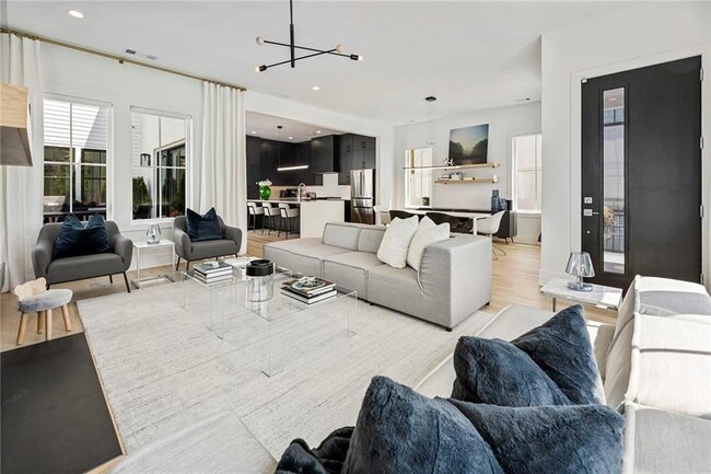 Building Photo - 6715 Halcyon Way