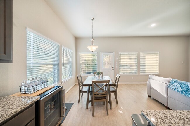 Building Photo - 18203 Samie Nell Ct
