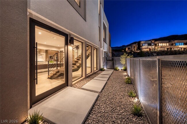 Building Photo - 26 Lakefront Dr