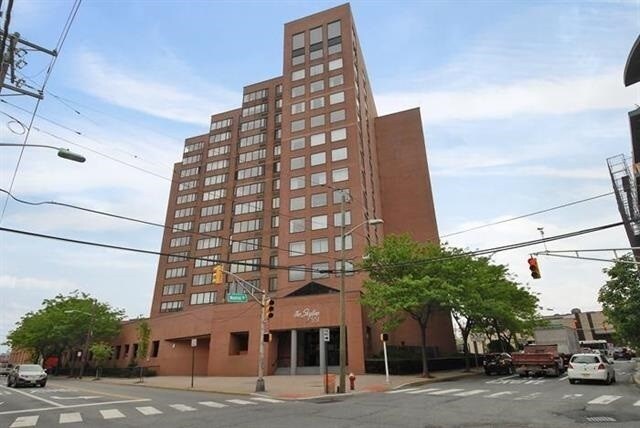 Building Photo - 551 Observer Hwy