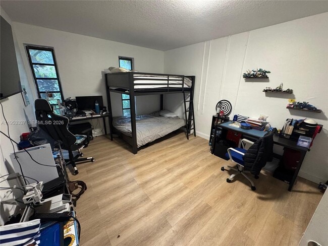 Building Photo - 3911 SW 56th Ct