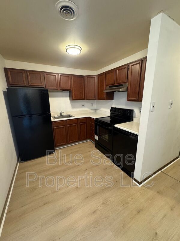 Primary Photo - 2421 3rd Ave