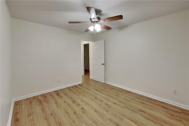 Building Photo - 530 Alcovy Springs Dr SE
