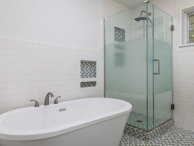 Building Photo - 2591 Spring Valley Dr