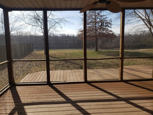 Building Photo - 2180 Riverway Dr