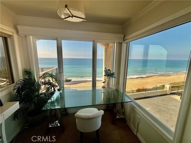 Building Photo - 268 Avenida Montalvo