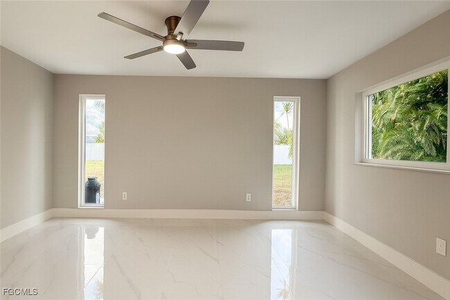 Building Photo - 2210 SE 27th Terrace