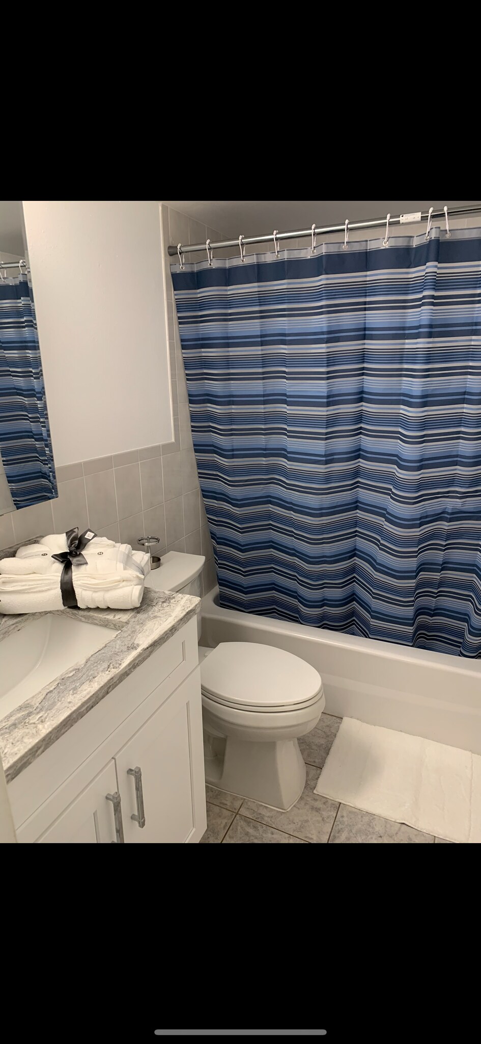 Renovated bathroom - 7101 Ridgewood Ave